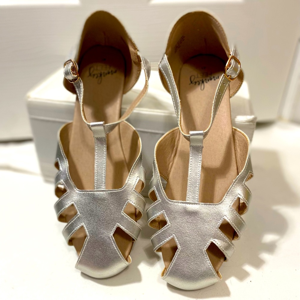 Monkey Feet Silver Strappy Flats